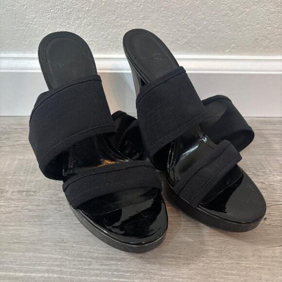 New! Burberry Black Ankle Wrap Runway Heels Size 6 w/Cloth & Box - Picture 2 of 8